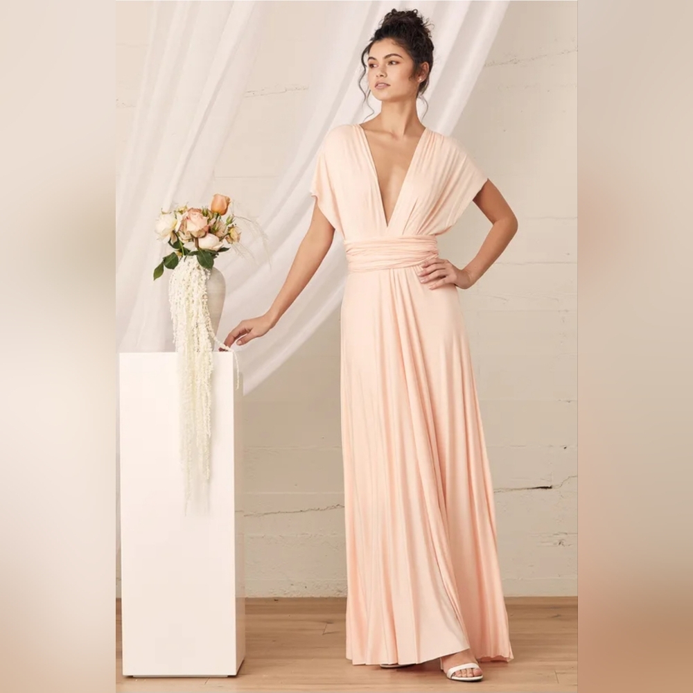 NWT Lulus Tricks of the Trade Blush bridesmaid dress size Medium